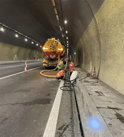 内丘隧道排水渠清淤